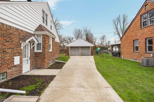 18239 Glendale St, Roseville, MI, 48066-3405 | Card Image