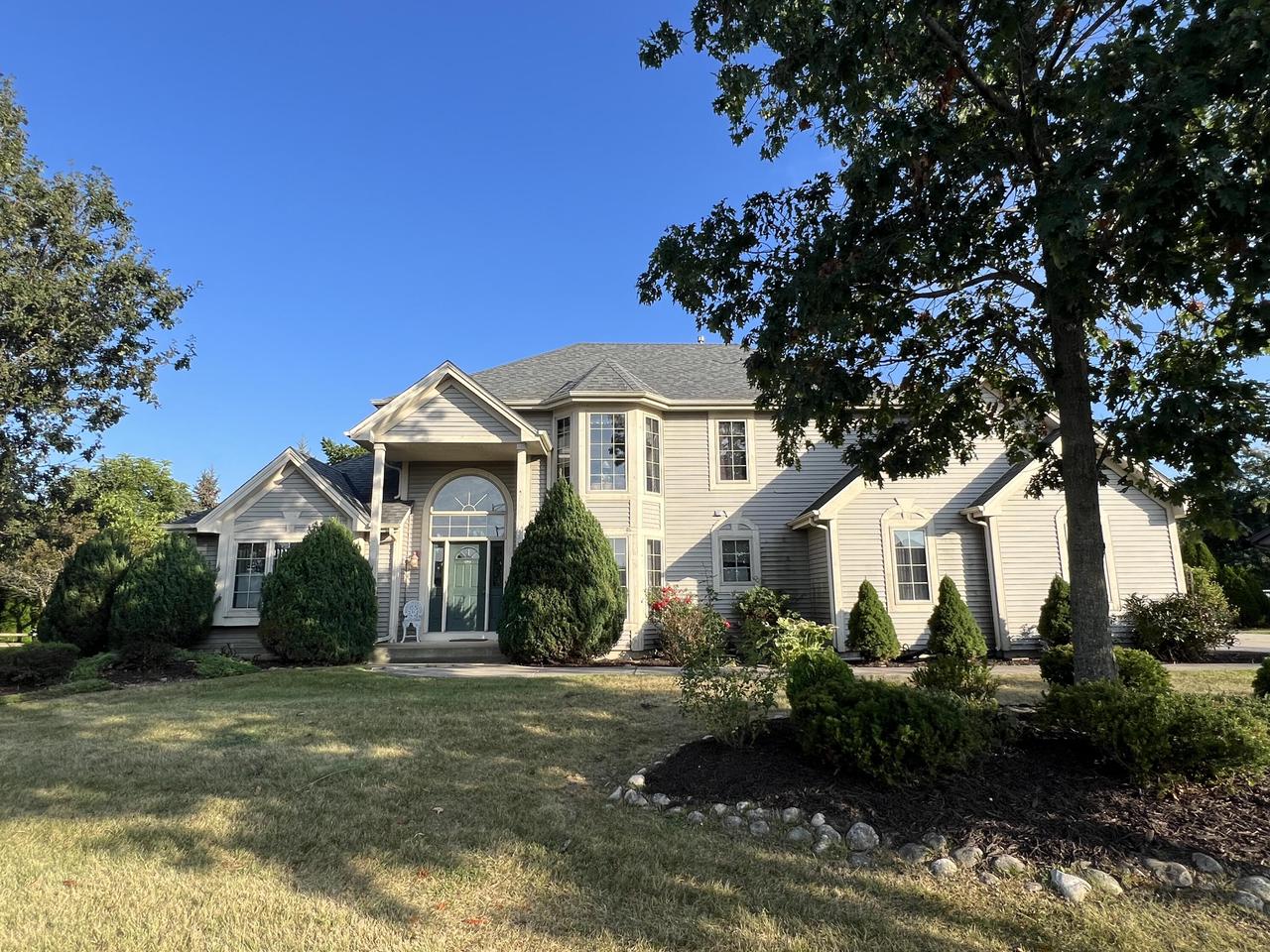 Forest Hill Ave, Franklin, WI 53132