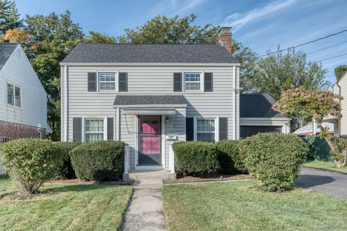 741 S Quaker Ln, West Hartford, CT, 06110-1226 | Card Image