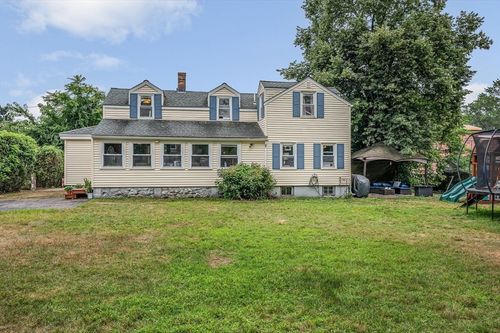 4 Hobson Ave, Woburn, MA, 01801-6313 | Card Image