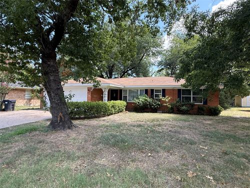 1915 Fairfax Drive, Corsicana, TX, 75110 | Card Image