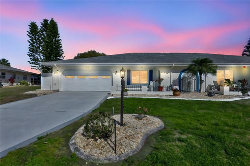 123 Wintersong Ln, SUN CITY CENTER, FL, 33573-6238 | Card Image