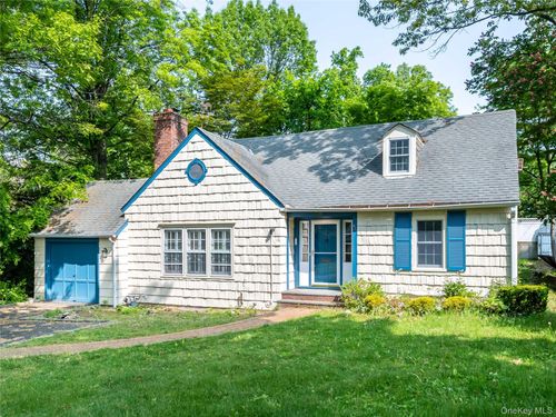 35 Bogart Ave, Port Washington, NY, 11050-4032 | Card Image