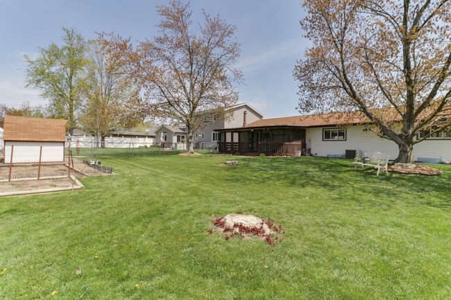 34 Pembrook Cir, House other with 3 bedrooms, 2 bathrooms and 2 parking in Bloomington IL | Image 29