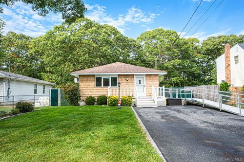 87 Somerset Avenue, Brookhaven, NY, 11950 | Card Image