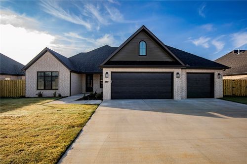 825 Bellagiola Ave, Tontitown, AR, 72762-4589 | Card Image