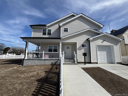 403 Bayview Ave, Freeport, NY, 11520-5318 | Card Image