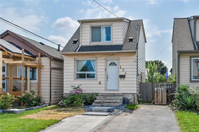 174 Grace Ave, House other with 2 bedrooms, 1 bathrooms and 1 parking in Hamilton ON | Image 2