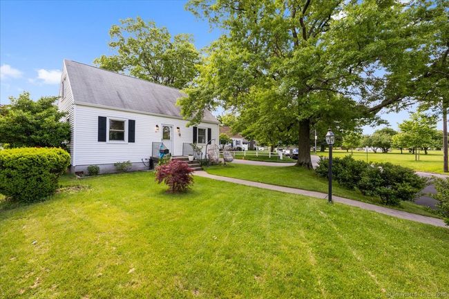 54 Mcmullen Ave, House other with 3 bedrooms, 2 bathrooms and 4 parking in Stamford CT | Image 5