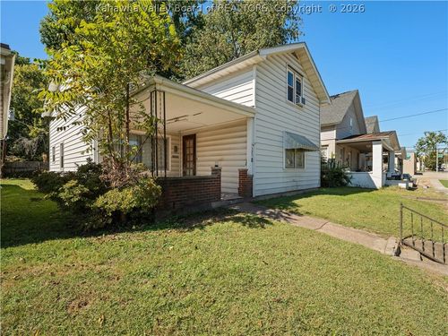 325 26th Street, Huntington, WV, 25703 | Card Image