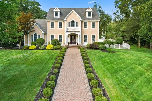 6 Stagecoach Ln, Lynnfield, MA, 01940-2356 | Card Image