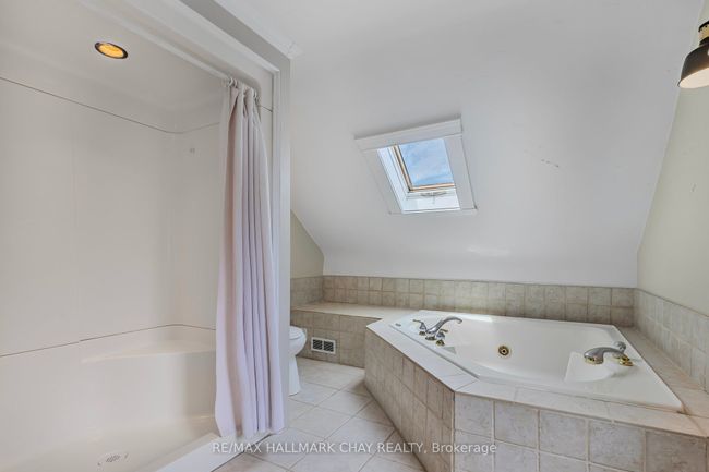111 Penetang St, House other with 2 bedrooms, 2 bathrooms and 4 parking in Barrie ON | Image 17