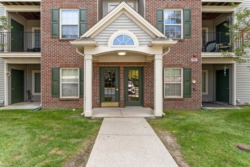 11206 Pinehurst Ln, Grand Blanc, MI, 48439-2630 | Card Image