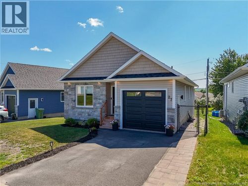 27 Wyngate Dr, Fredericton, NB, E3A9X8 | Card Image