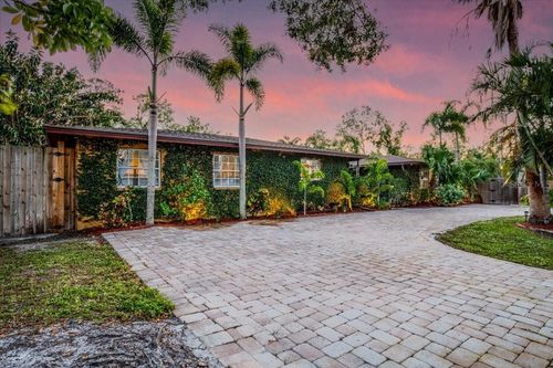 4301 S Lockwood Ridge Rd, SARASOTA, FL, 34231-7643 | Card Image
