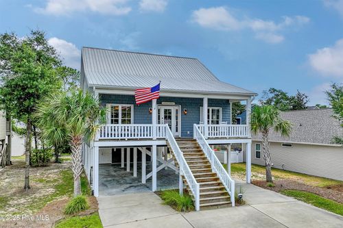 152 Ne 19th St, Oak Island, NC, 28465-6201 | Card Image