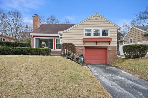 10529 W Grantosa Dr, Wauwatosa, WI, 53222-2206 | Card Image