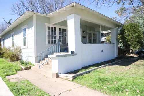1720 Belle Pl, Fort Worth, TX, 76107-3968 | Card Image