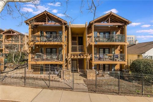 apt-107-4727 Jarboe St, Kansas City, MO, 64112-1351 | Card Image