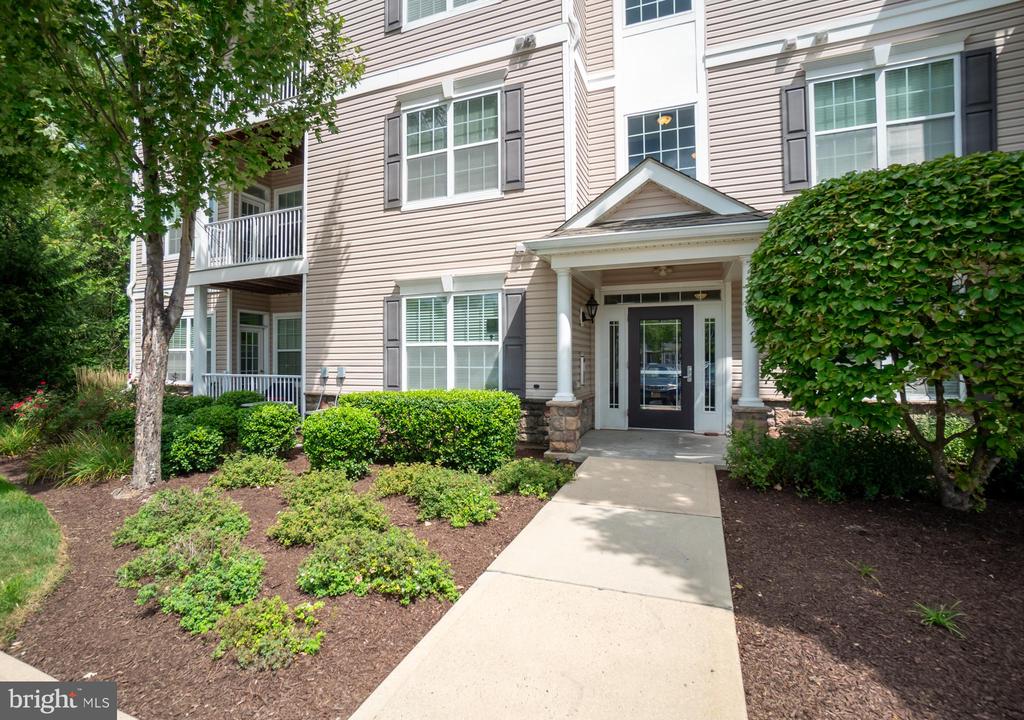 Timberlake Dr, Trenton, NJ 08618
