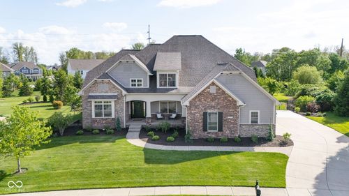 11521 Willow Bend Dr, Zionsville, IN, 46077-7717 | Card Image