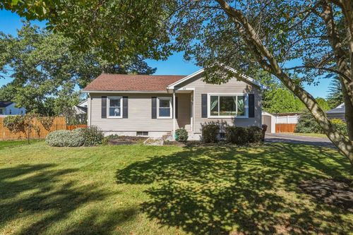 49 Crest St, Ludlow, MA, 01056-3730 | Card Image