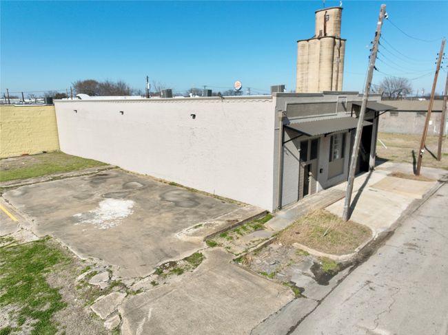 106 E Brown St, Home with 0 bedrooms, 0 bathrooms and null parking in Ennis TX | Image 5