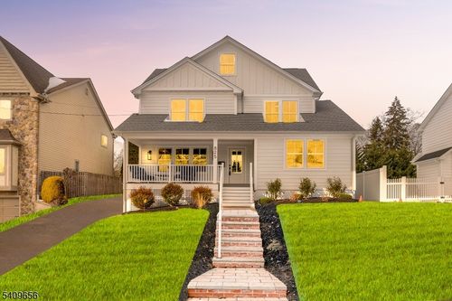 825 Grant Ave, Westfield, NJ, 07090-2322 | Card Image