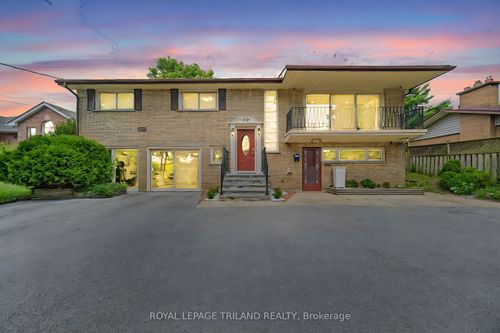 {{alt}} | Card Image