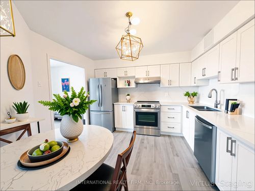 ph03-75 Graydon Hall Dr, North York, ON, M3A3M5 | Card Image