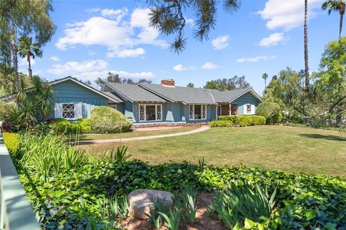 461 W Sunset Dr, Redlands, CA, 92373-7239 | Card Image