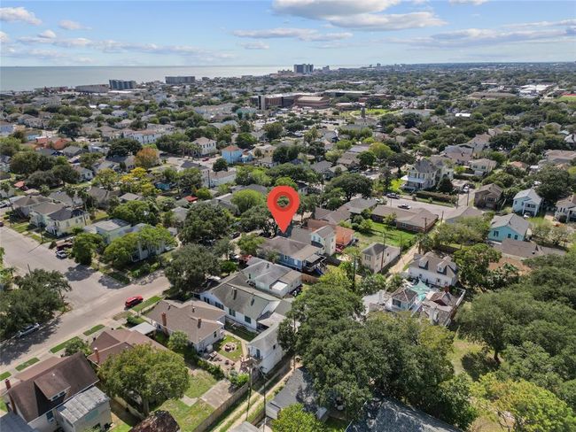3610 Avenue P 1/2, House other with 3 bedrooms, 2 bathrooms and null parking in Galveston TX | Image 43