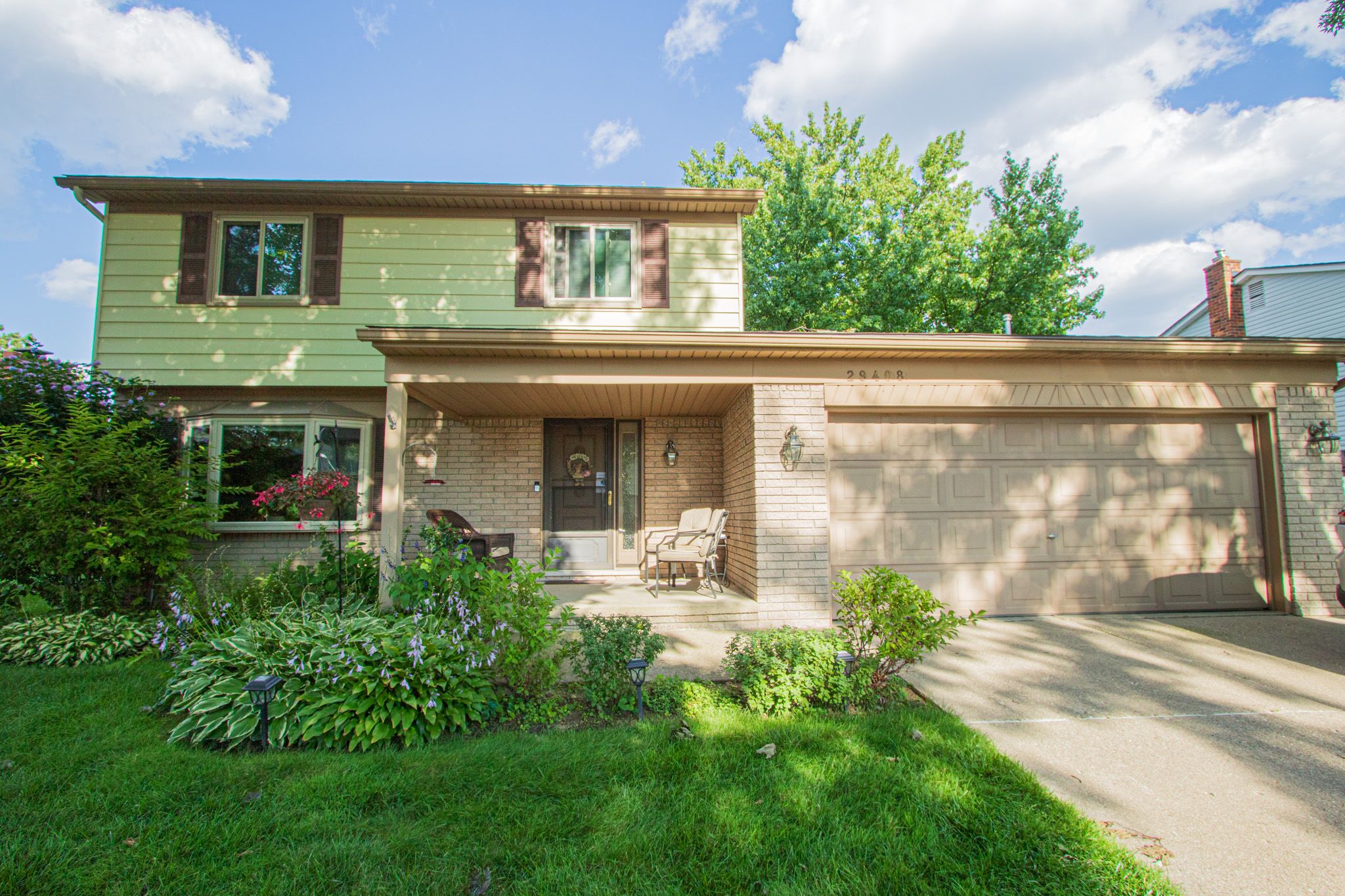 Nottingham Cir, Warren, MI 48092