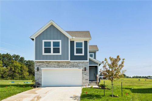 1433 Se Vantage Point Dr, Lee's Summit, MO, 64002 | Card Image
