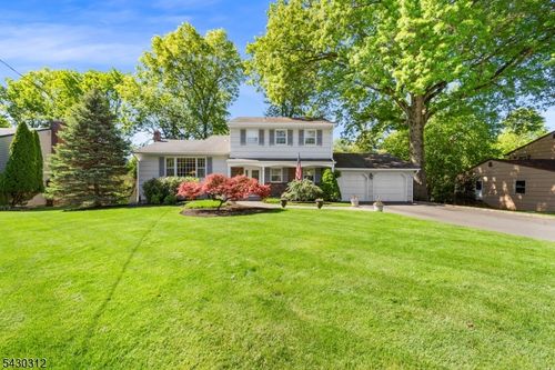 4 Gregmar Ct, Florham Park, NJ, 07932-2305 | Card Image