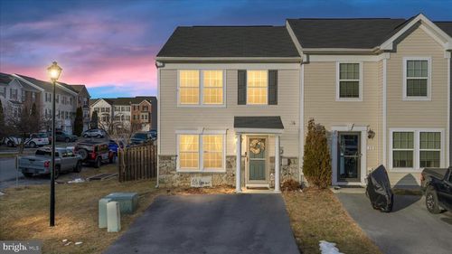 11 Fast View Dr, MARTINSBURG, WV, 25404-1106 | Card Image