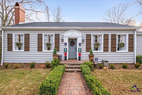 3240 Vista Cir, Macon, GA, 31204-1962 | Card Image