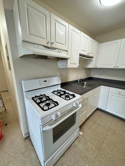 1-22 Orchard St, Stamford, CT, 06902-9208 | Card Image