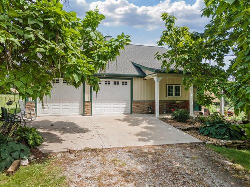 1010 Nw Lakesite Rd, Maysville, MO, 64469-8503 | Card Image