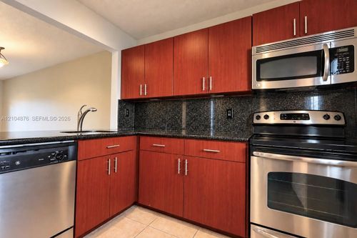 l405-7860 Camino Real, Miami, FL, 33143 | Card Image