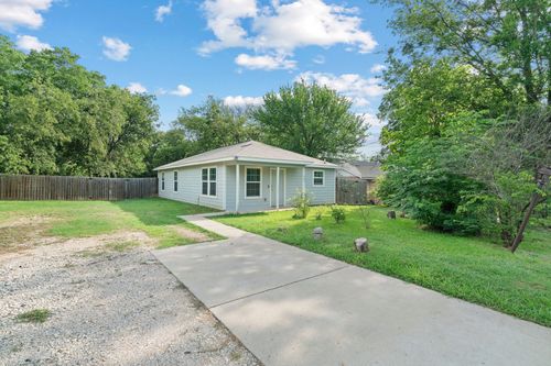 420 E Burks St, Pilot Point, TX, 76258-4020 | Card Image