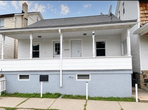 126 Rhume St, Nesquehoning, PA, 18240-1212 | Card Image