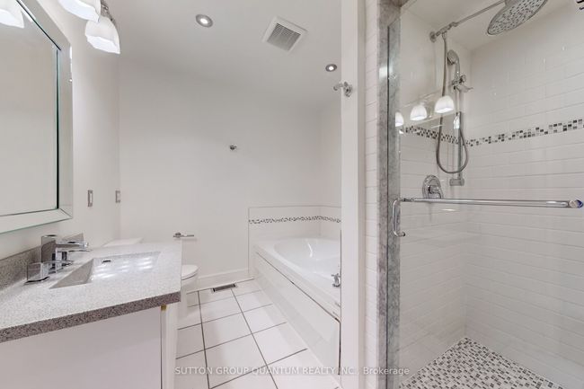 132 John St, House attached with 3 bedrooms, 4 bathrooms and null parking in Oakville ON | Image 21