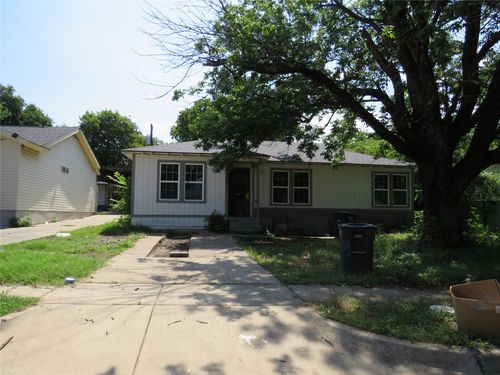 4821 Ollie St, Fort Worth, TX, 76119-4827 | Card Image