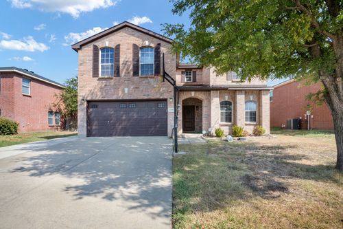 2456 Arroyo Springs Dr, Grand Prairie, TX, 75052-8625 | Card Image