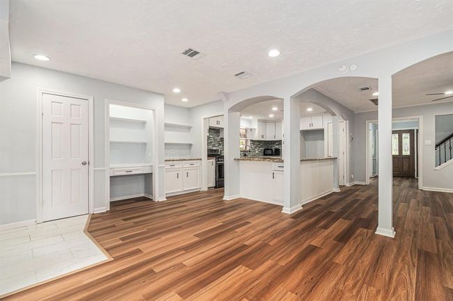 6307 Bayonne Dr, House other with 6 bedrooms, 5 bathrooms and 7 parking in Spring TX | Image 11
