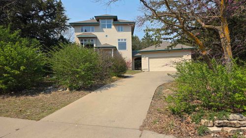 1900 Crescent Dr, Manhattan, KS, 66503-7538 | Card Image