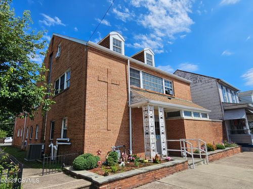 851 W Chestnut St, Coal Township, PA, 17866-1901 | Card Image