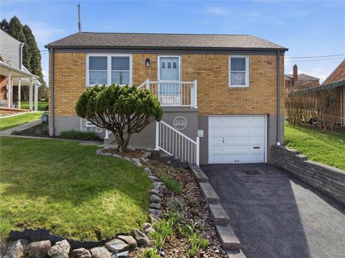 3236 Circle Dr, Pittsburgh, PA, 15227-4202 | Card Image