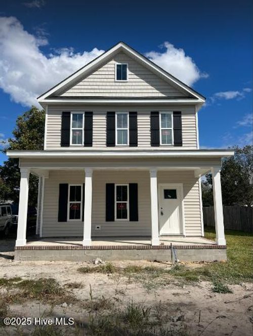 118 Thompson St, Jacksonville, NC, 28540-6127 | Card Image